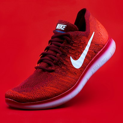 Technical training sneaker in red